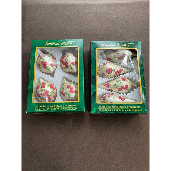Vintage Commodore Christmas Classics Hand Decorated Glass Ornaments Hollyberry - Picture 6 of 11